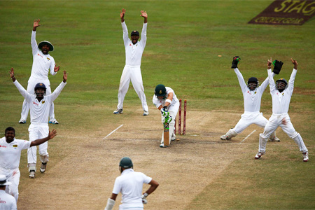 Indian team arguing with umpire