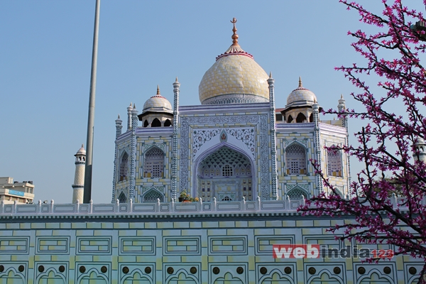 Taj Expo 2015