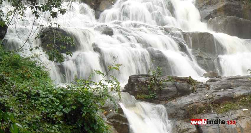 Aruvikkuzhi Waterfalls