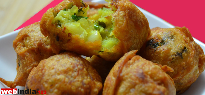 Aloo Bonda / Potato Dumplings