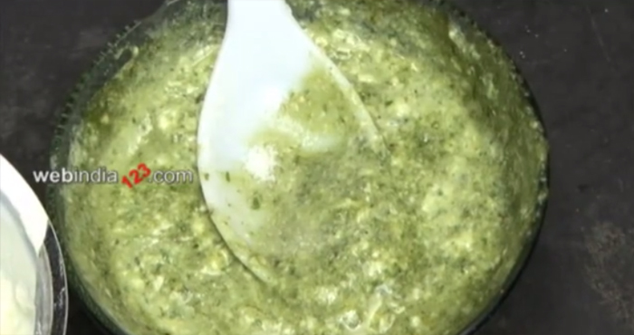 mint-coriander chutney and yogurt