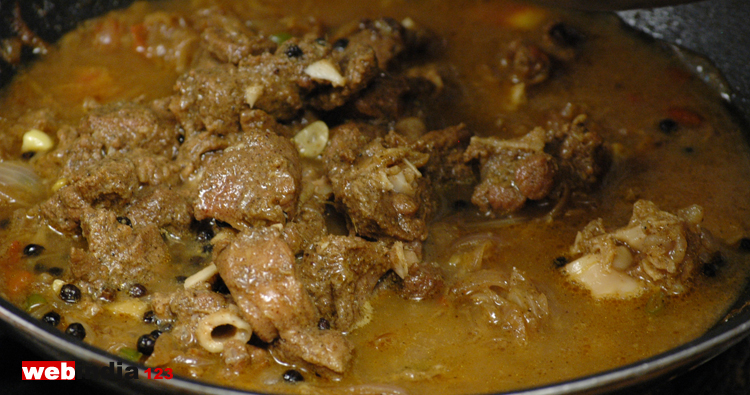 cooked mutton with its stock