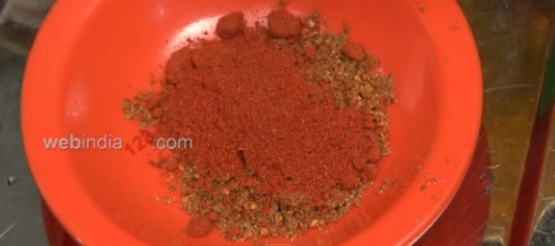 chilli powder with the ground powder