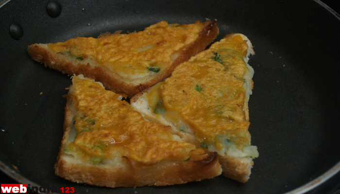 bread slices become brown and crispy