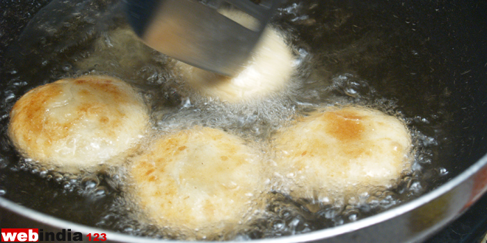 fdeep-frying the kachoris