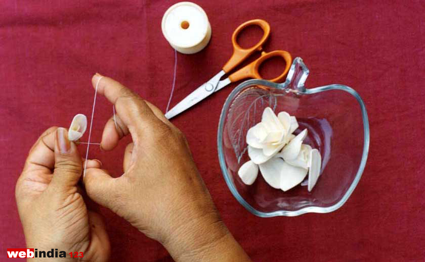 Tying the petals