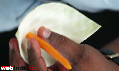 set the carrot stigma to the cabbage using a pin or long thin stick