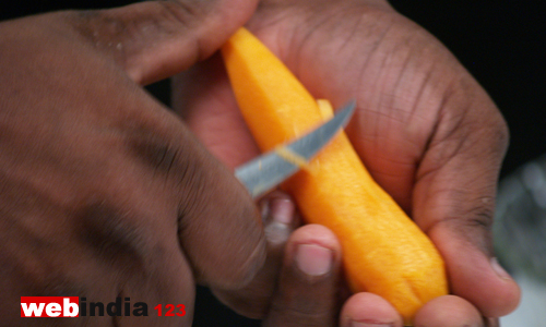 peel the carrot