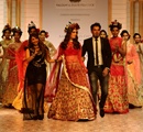 Bollywood+actor+Evelyn+Sharma+with+designers+Falguni+%26+Shane+Peacock+during+the+Aamby+Valley+India+Bridal+Fashion+Week+%28IBFW%29+2013%2C+in+Mumbai%2C+India+on+December+1%2C+2013%2E