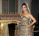 Bollywood+actor+Sophie+Choudry+displays+the+latest+Azva+gold+jewellery+during+the+Aamby+Valley+India+Bridal+Fashion+Week+%28IBFW%29+2013%2C+in+Mumbai%2C+India+on+December+3%2C+2013%2E+