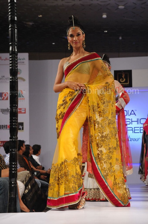 India+Fashion+Street