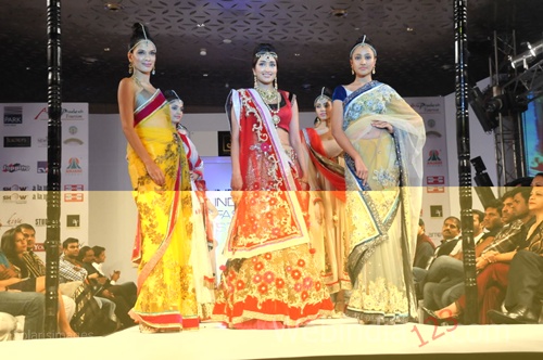 India+Fashion+Street