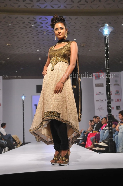 India+Fashion+Street