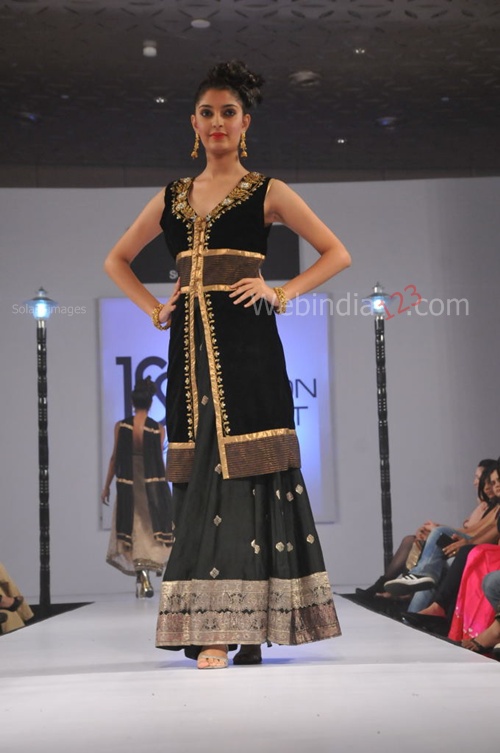 India+Fashion+Street