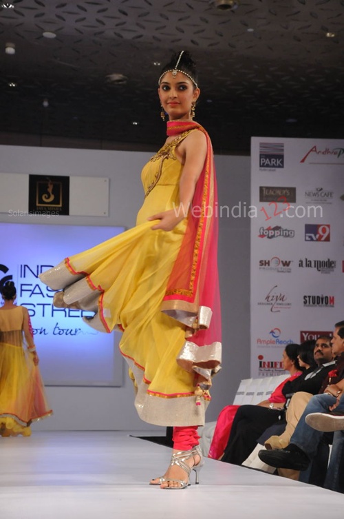 India+Fashion+Street