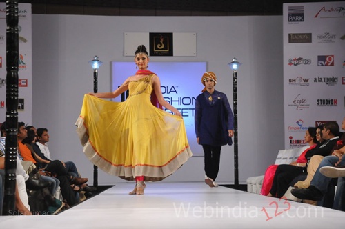 India+Fashion+Street