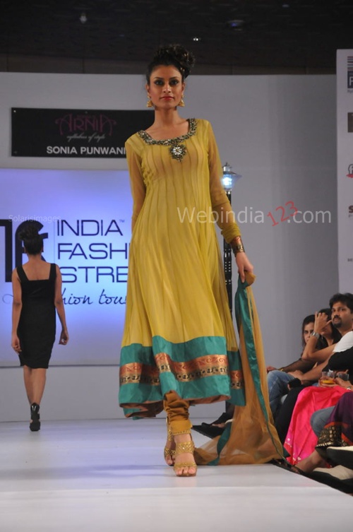 India+Fashion+Street