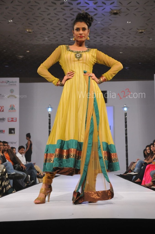 India+Fashion+Street