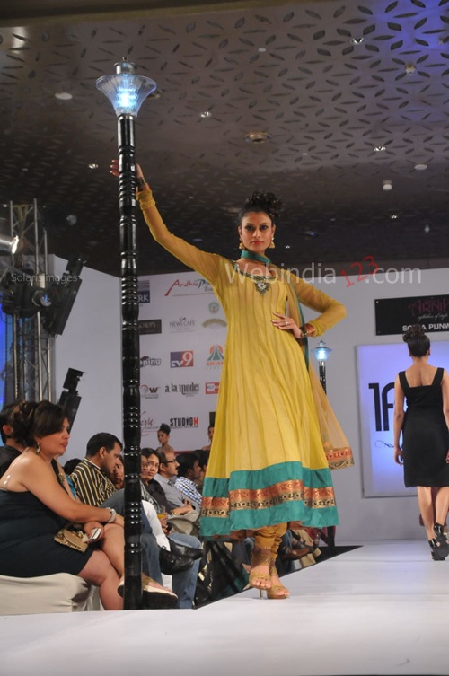India+Fashion+Street
