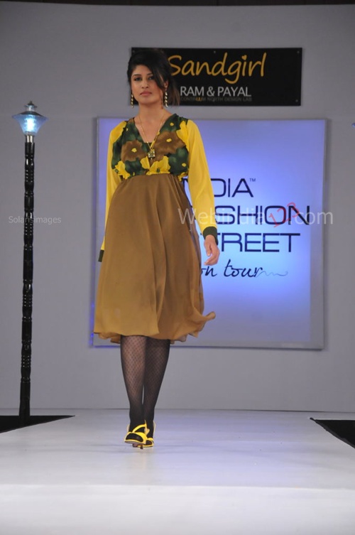 India+Fashion+Street