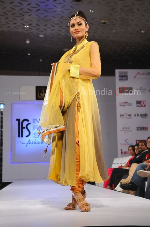 India+Fashion+Street