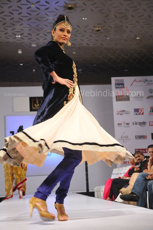 India+Fashion+Street