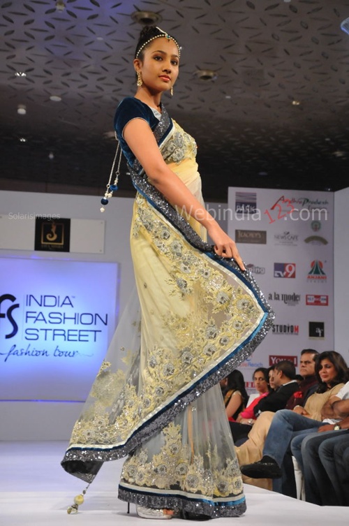 India+Fashion+Street