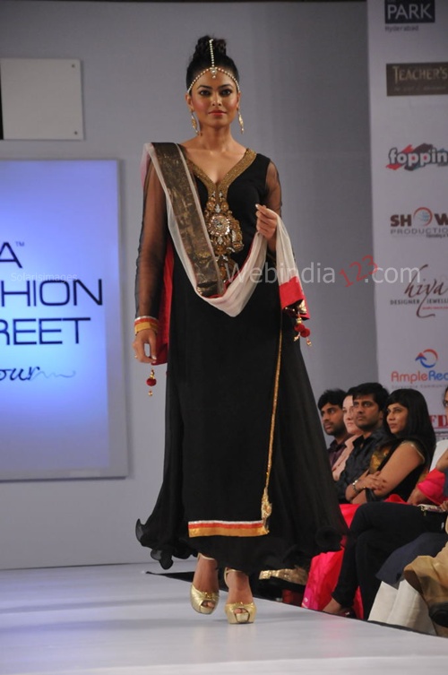 India+Fashion+Street