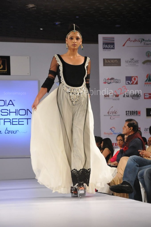 India+Fashion+Street
