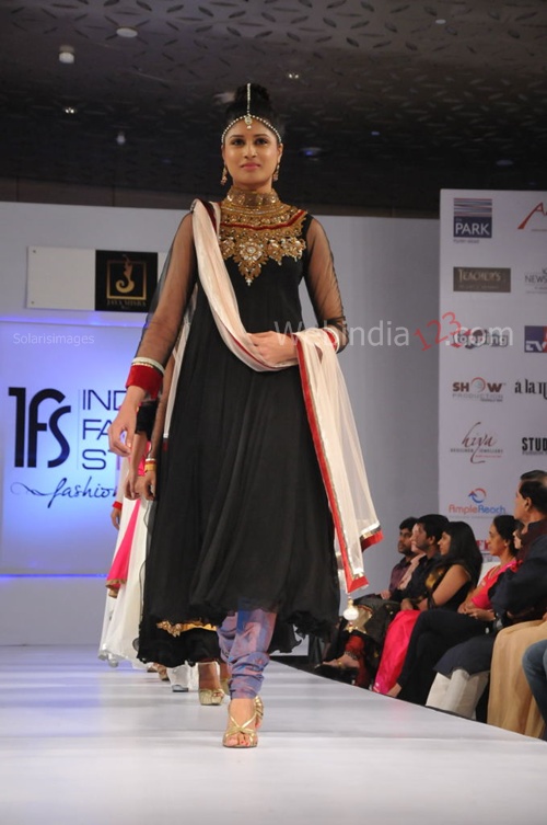 India+Fashion+Street