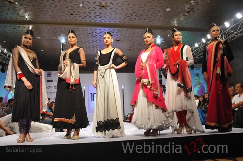 India+Fashion+Street