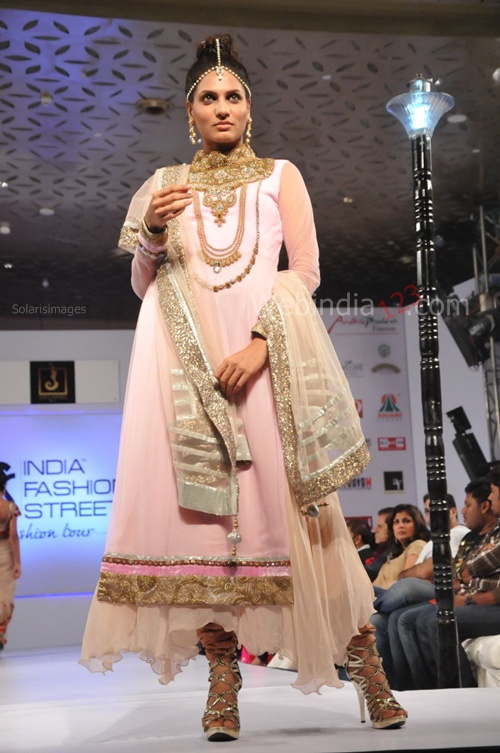 India+Fashion+Street