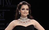 India_Internatio​nal_Jewellery_Week_2012_-_Day_2
