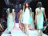 Kingfisher_ULTRA_Hyderabad_International_Fashion_Week_2015-_Day_3