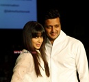 Bollywood+actor+Riteish+Deshmukh+with+his+wife+and+actor+Genelia+D%27Souza+during+the+Lakme+Fashion+Week+%28LFW%29+Summer%2F+Resort+2014+in+Mumbai%2C+India+on+March+12%2C+2014
