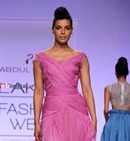 A+model+displays+the+creation+of+fashion+designer+Abdul+Halder+during+the+Lakme+Fashion+Week+%28LFW%29+Summer%2F+Resort+2014+in+Mumbai%2C+India+on+March+13%2C+2014%2E