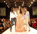 Bollywood+actor+Lisa+Haydon+displays+creation+of+fashion+designer+Monica+%26+Karishma+during+the+Lakme+Fashion+Week+%28LFW%29+Summer%2F+Resort+2014+in+Mumbai%2C+India+on+March+13%2C+2014%2E