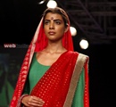 A+model+displays+the+creations+of+fashion+designer+Gaurang++during+the+Lakme+Fashion+Week+%28LFW%29+Summer%2F+Resort+2014+in+Mumbai%2C+India+on+March+14%2C+2014%2E