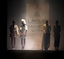 Models+displays+the+creations+of+fashion+designer+Sidarth+Sinha+during+the+Lakme+Fashion+Week+%28LFW%29+Summer%2F+Resort+2014+in+Mumbai%2C+India+on+March+14%2C+2014%2E+