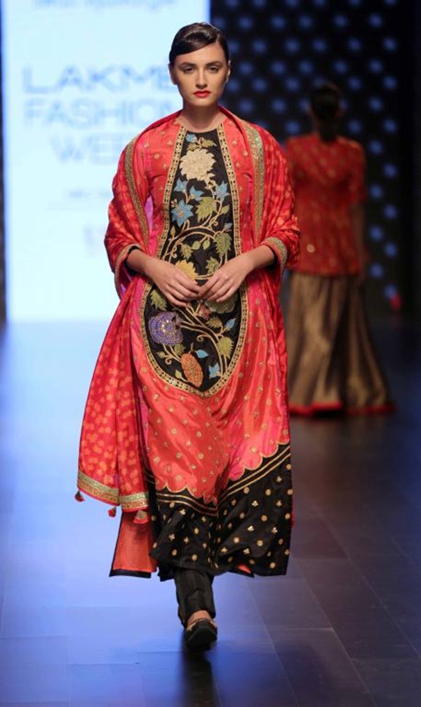 Lakme+Fashion+Week+Winter+Festive+2016+Grand+Finale