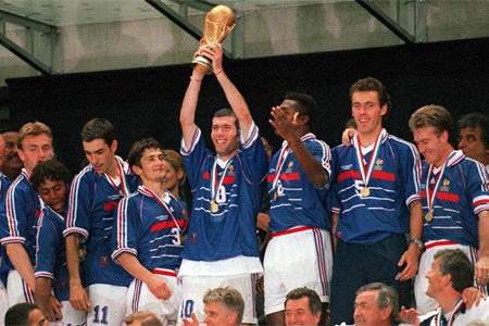 The French team with Zinedine Zidane holding the FIFA World Cup trophy