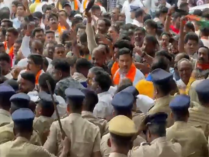 Demanding B Nagendra's resignation, Karnataka BJP looks to 